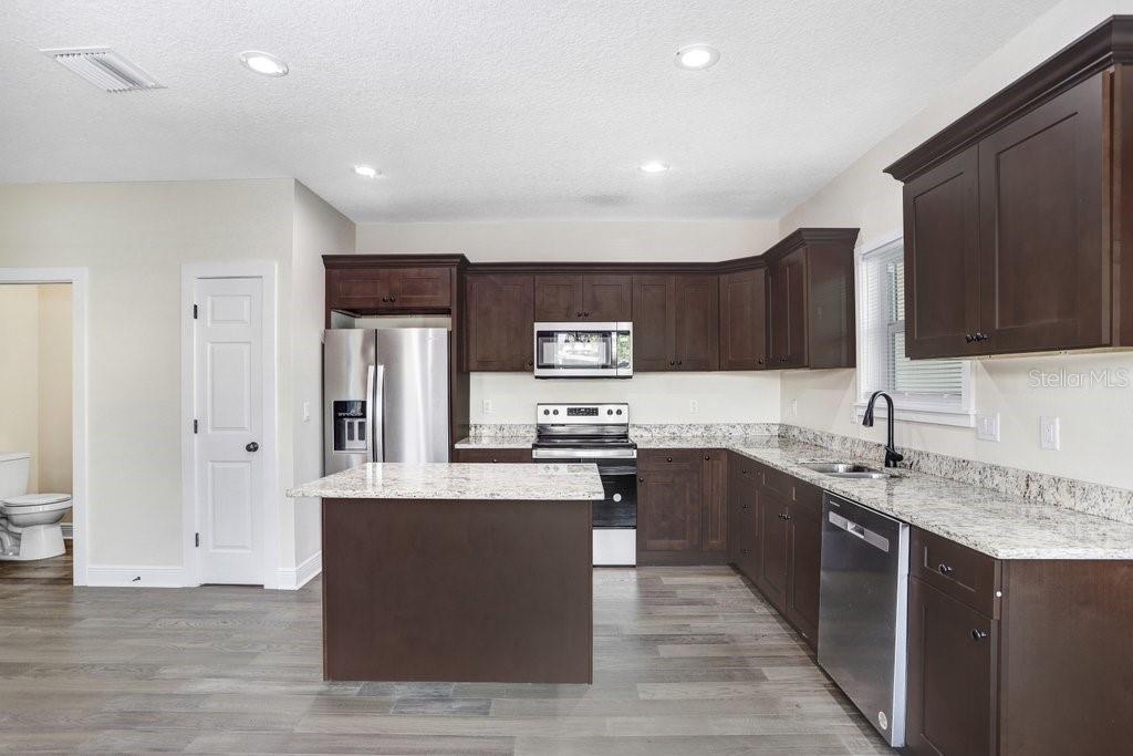 DREW PARK RE OF - Residential