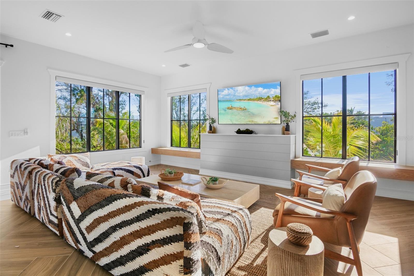 SABAL PALMS - Residential