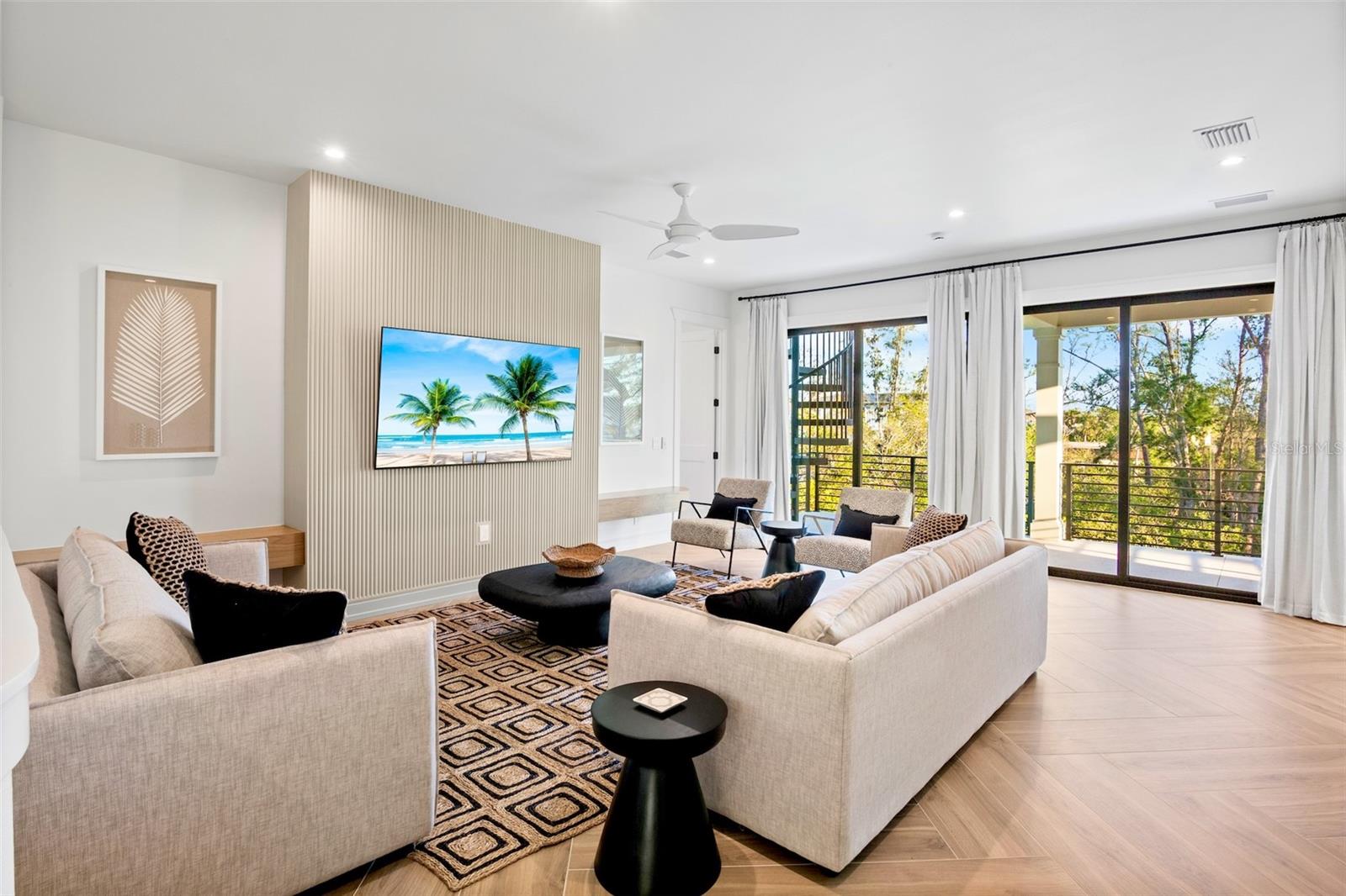 SABAL PALMS - Residential