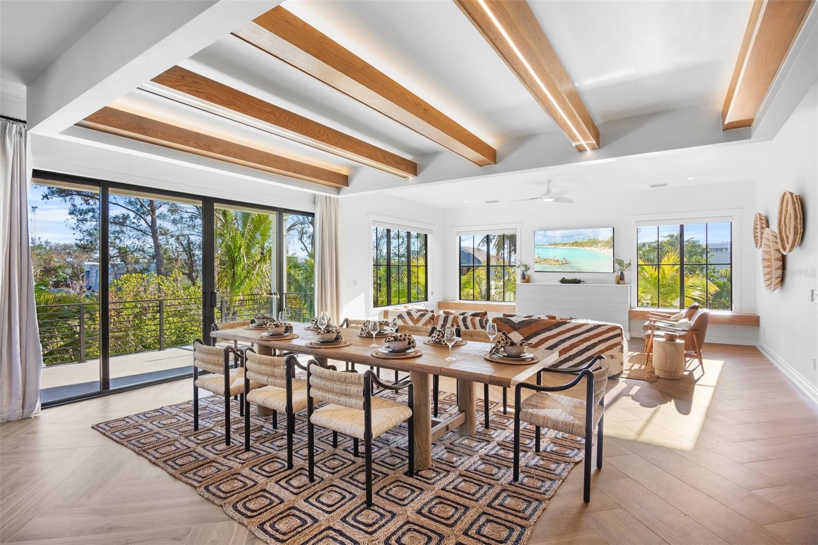 SABAL PALMS - Residential