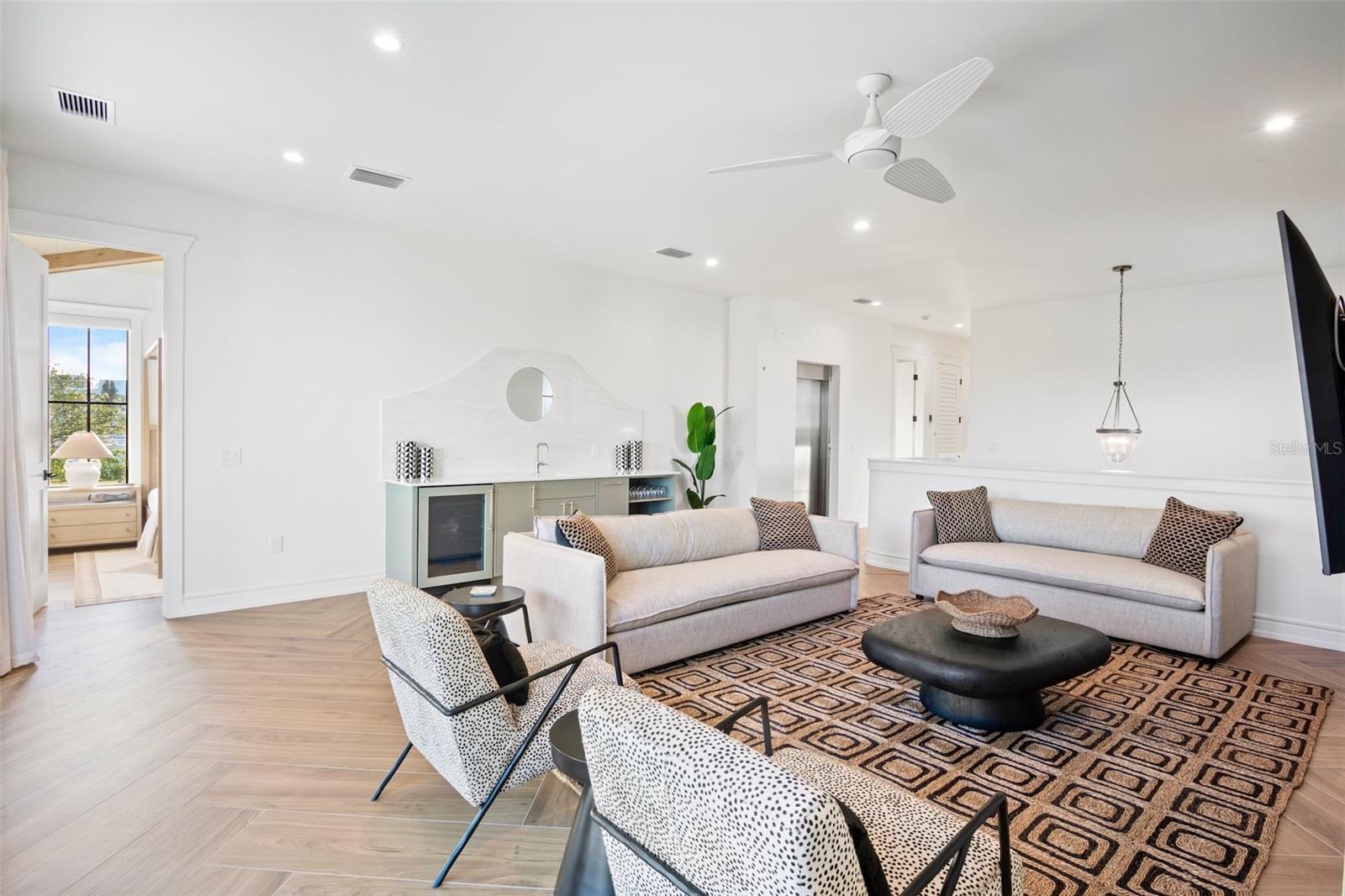 SABAL PALMS - Residential