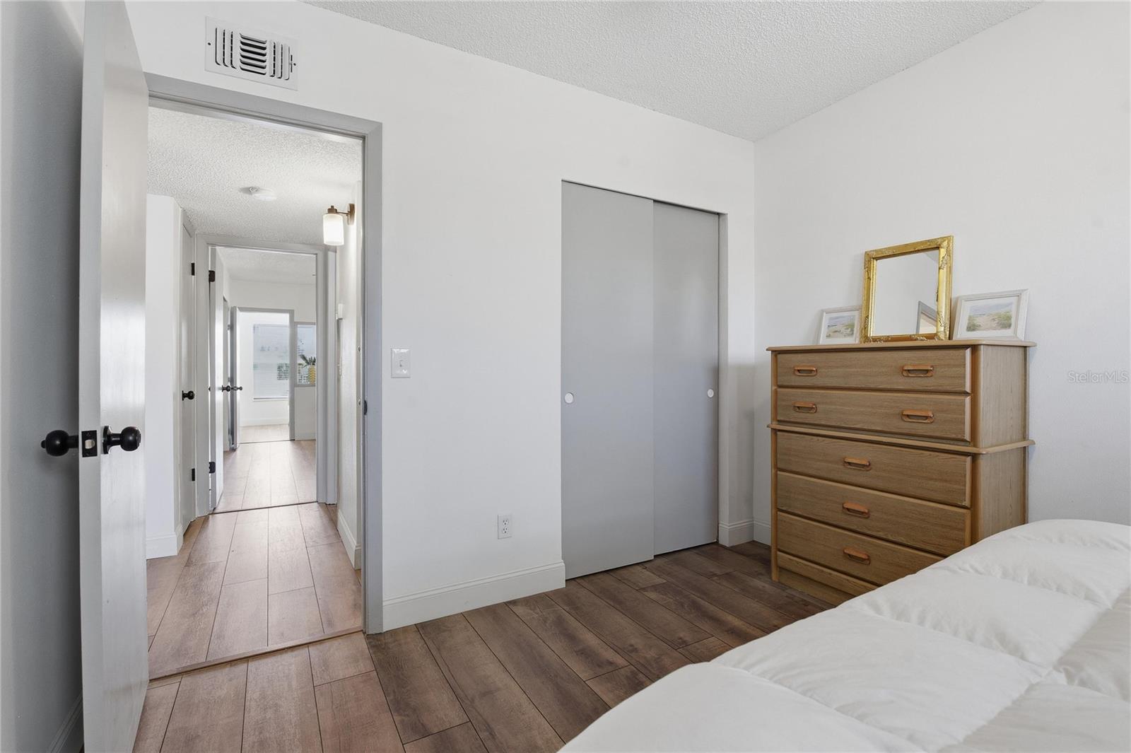 ON TOP OF THE WORLD - Residential