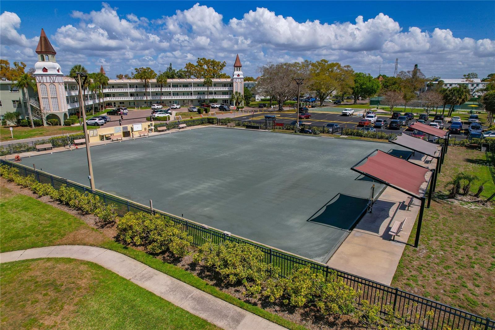 ON TOP OF THE WORLD - Residential