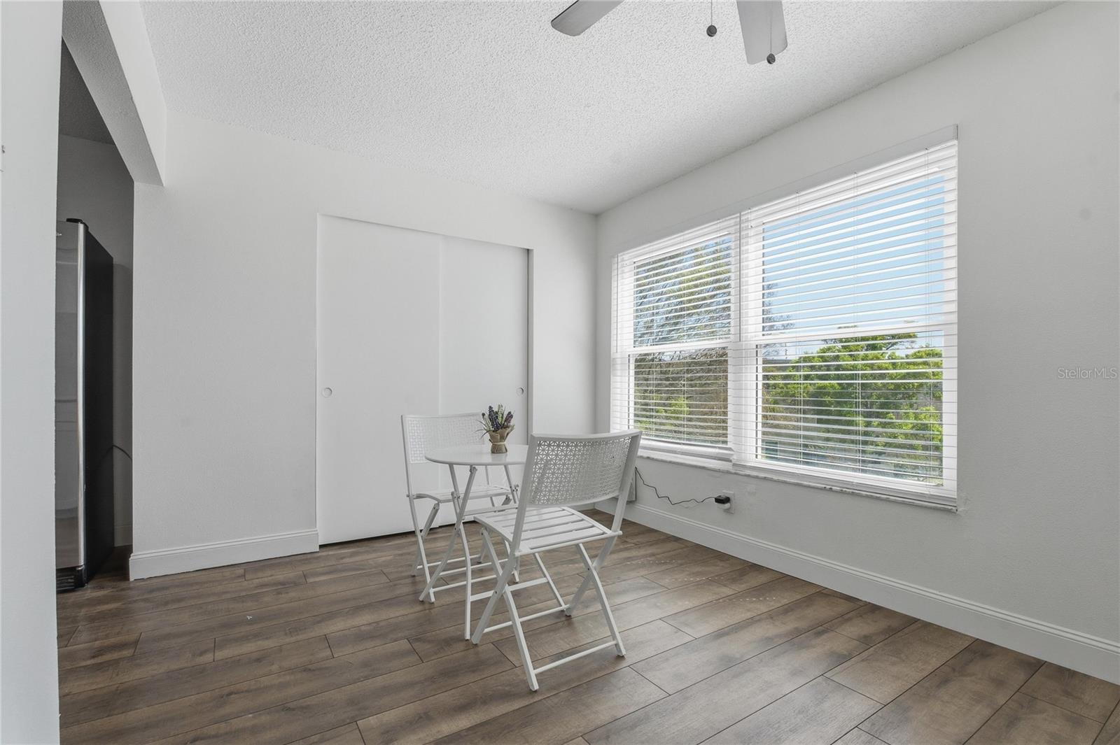 ON TOP OF THE WORLD - Residential