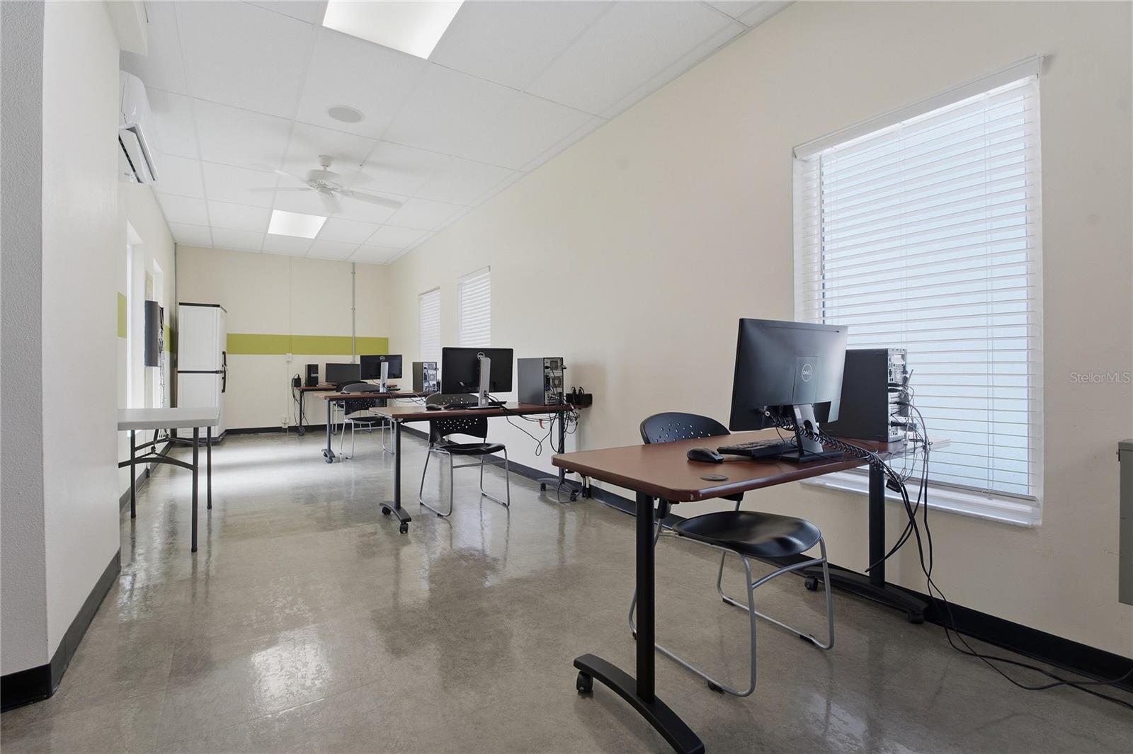 ON TOP OF THE WORLD - Residential