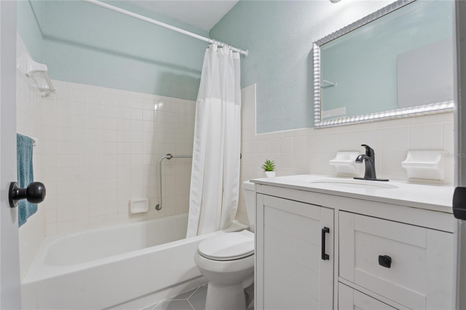 ON TOP OF THE WORLD - Residential