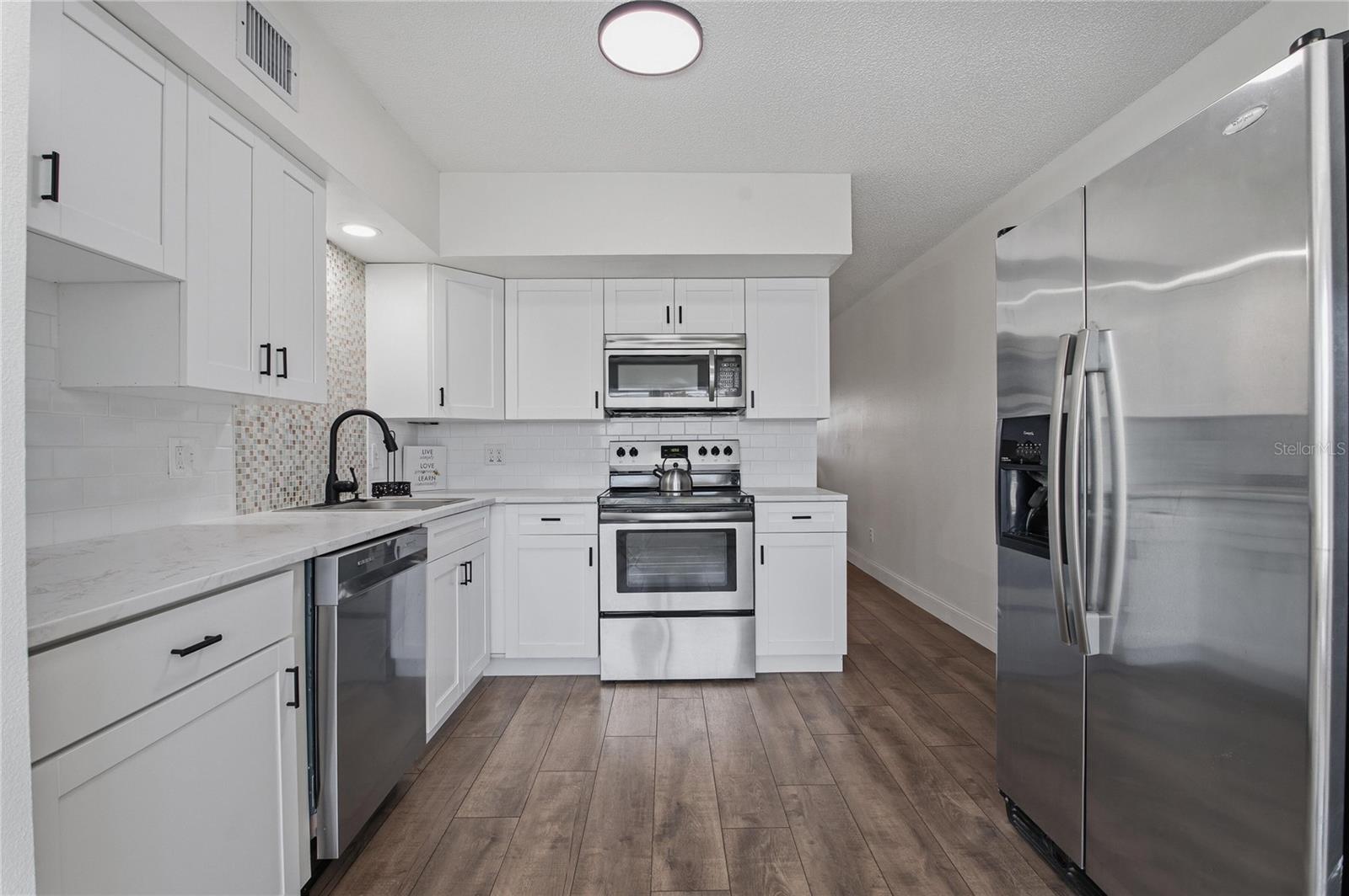 ON TOP OF THE WORLD - Residential