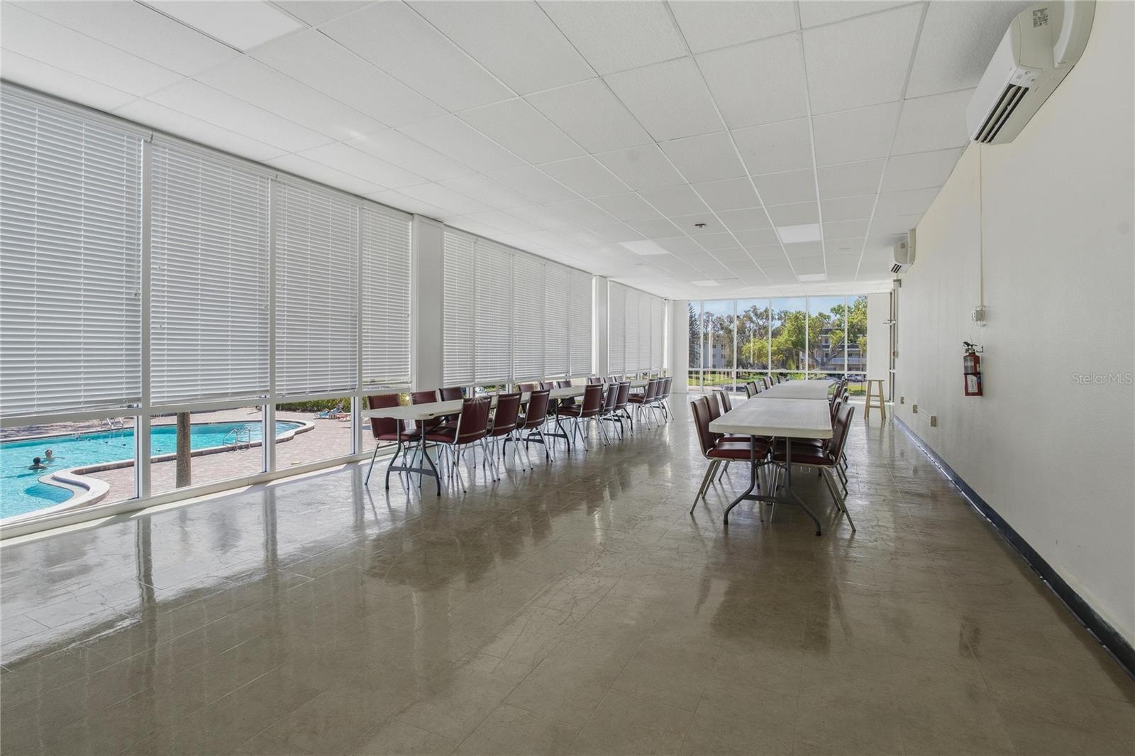 ON TOP OF THE WORLD - Residential