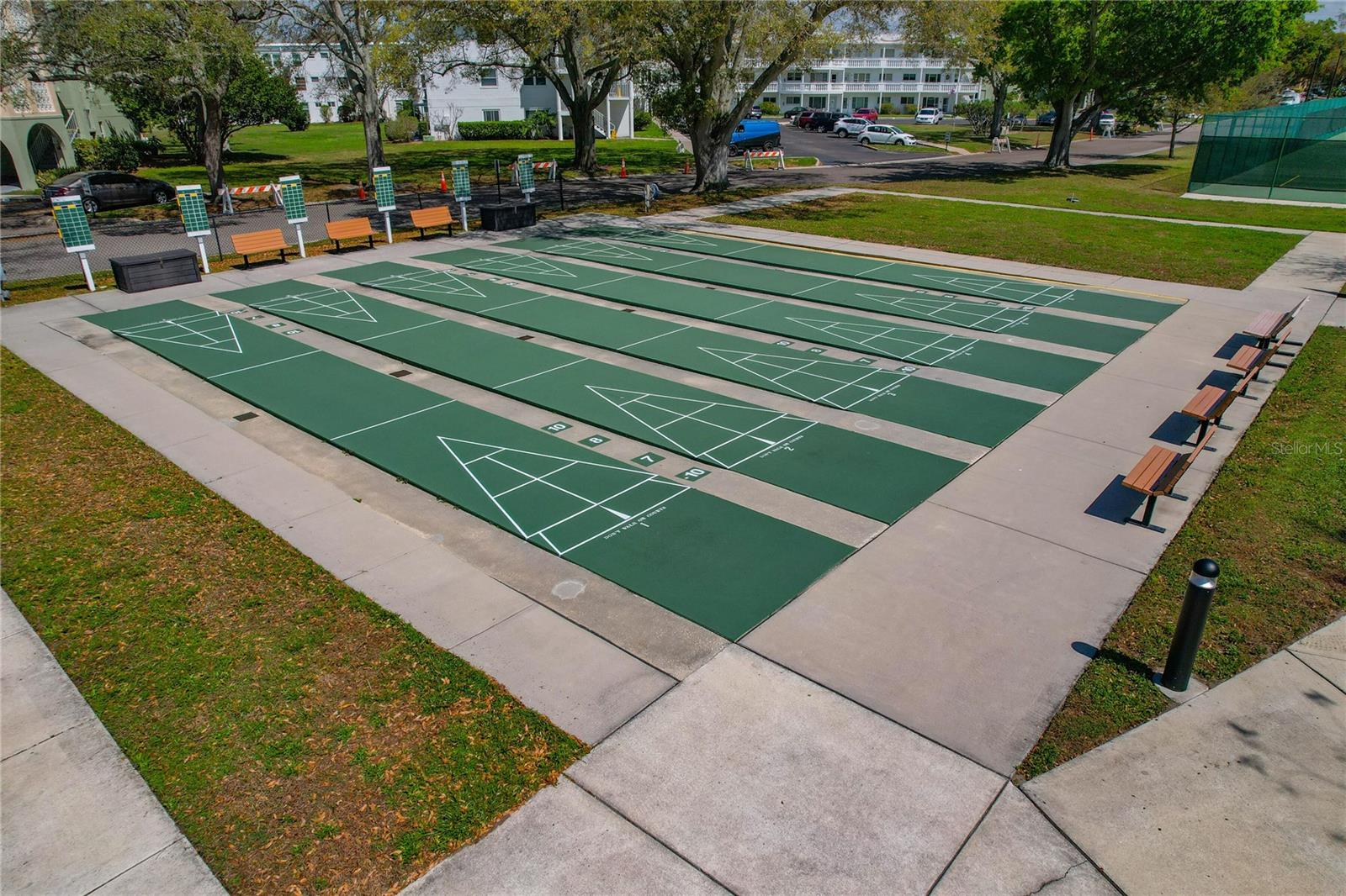 ON TOP OF THE WORLD - Residential