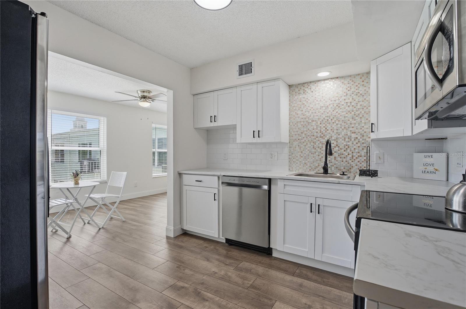 ON TOP OF THE WORLD - Residential