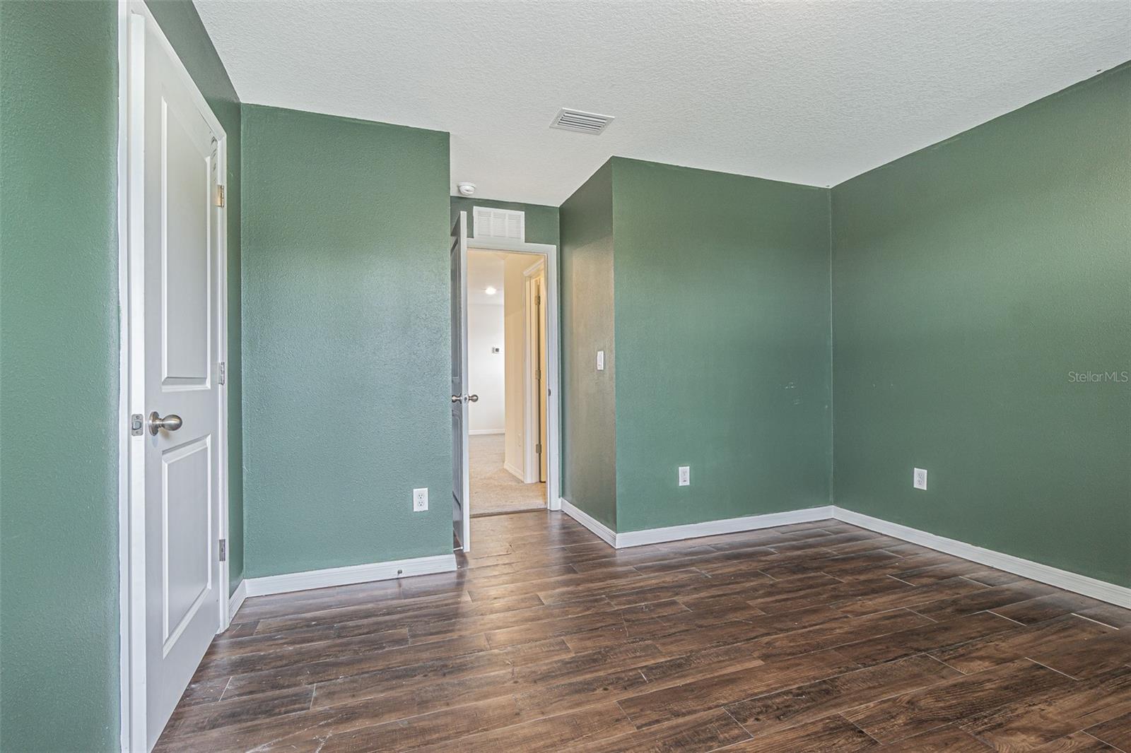 SUWANNEE LAKESIDE PH 2 & 3 - Residential Lease