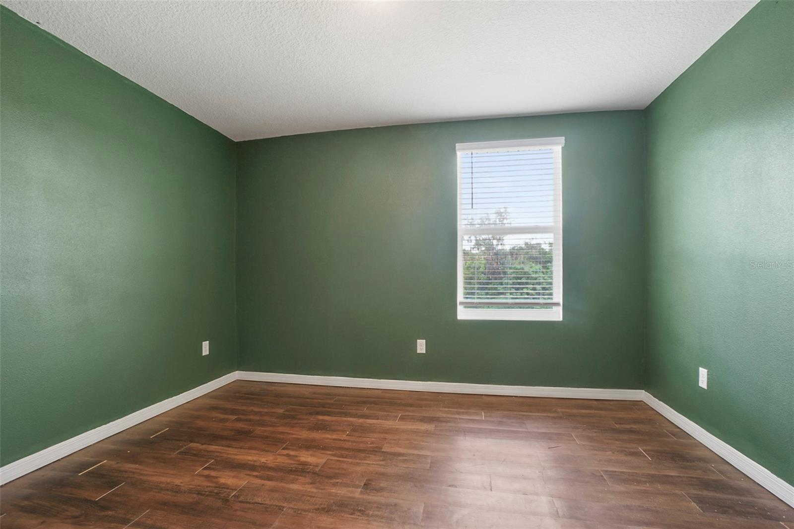 SUWANNEE LAKESIDE PH 2 & 3 - Residential Lease