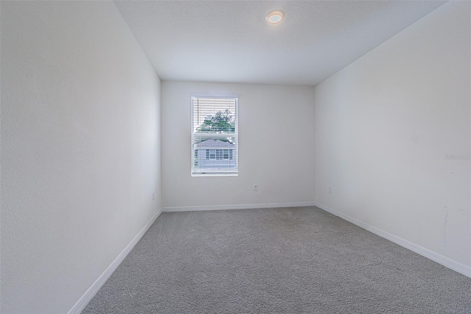 SUWANNEE LAKESIDE PH 2 & 3 - Residential Lease