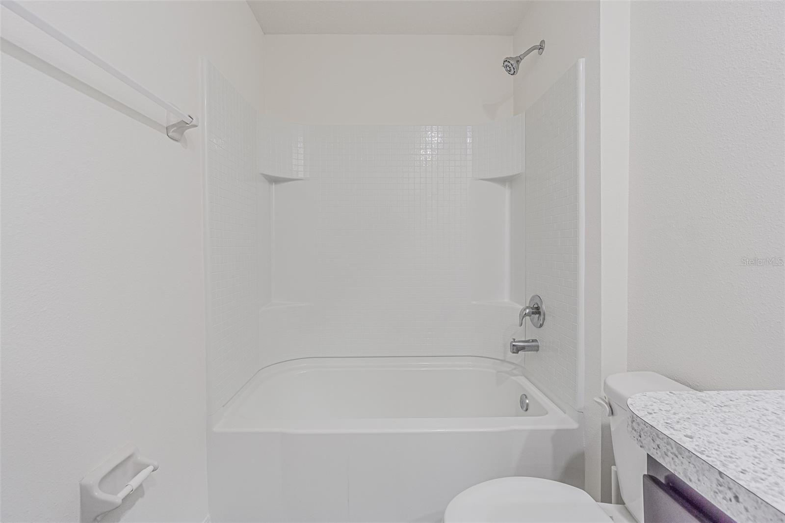 SUWANNEE LAKESIDE PH 2 & 3 - Residential Lease