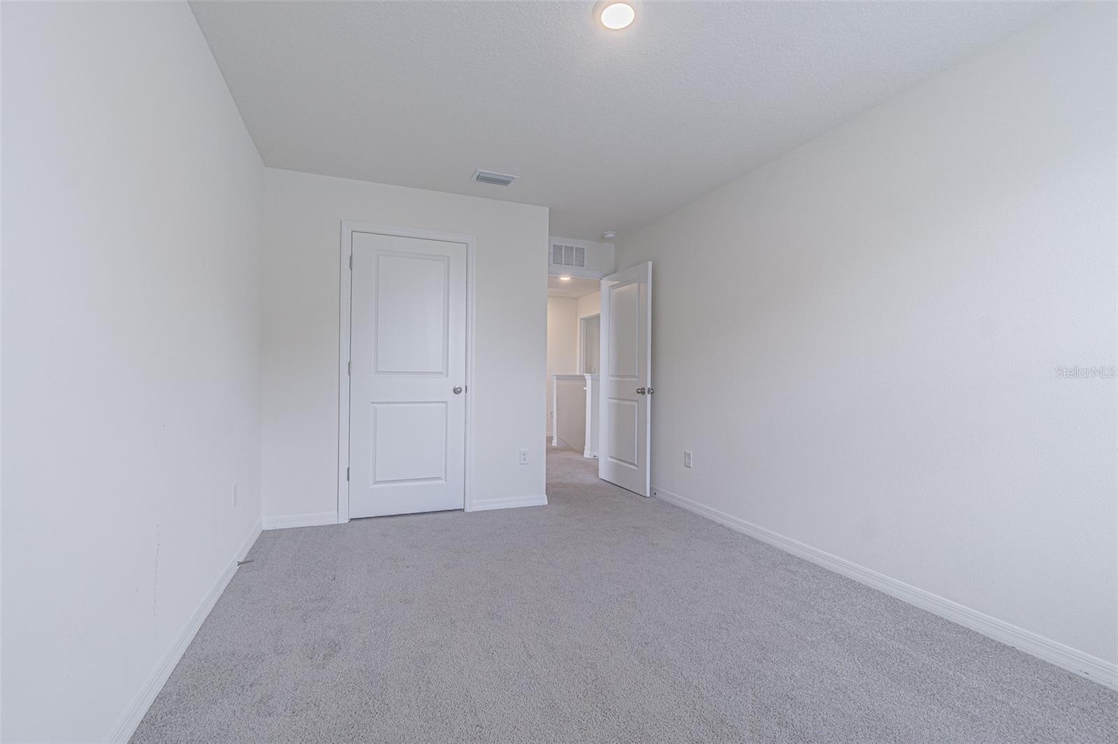 SUWANNEE LAKESIDE PH 2 & 3 - Residential Lease