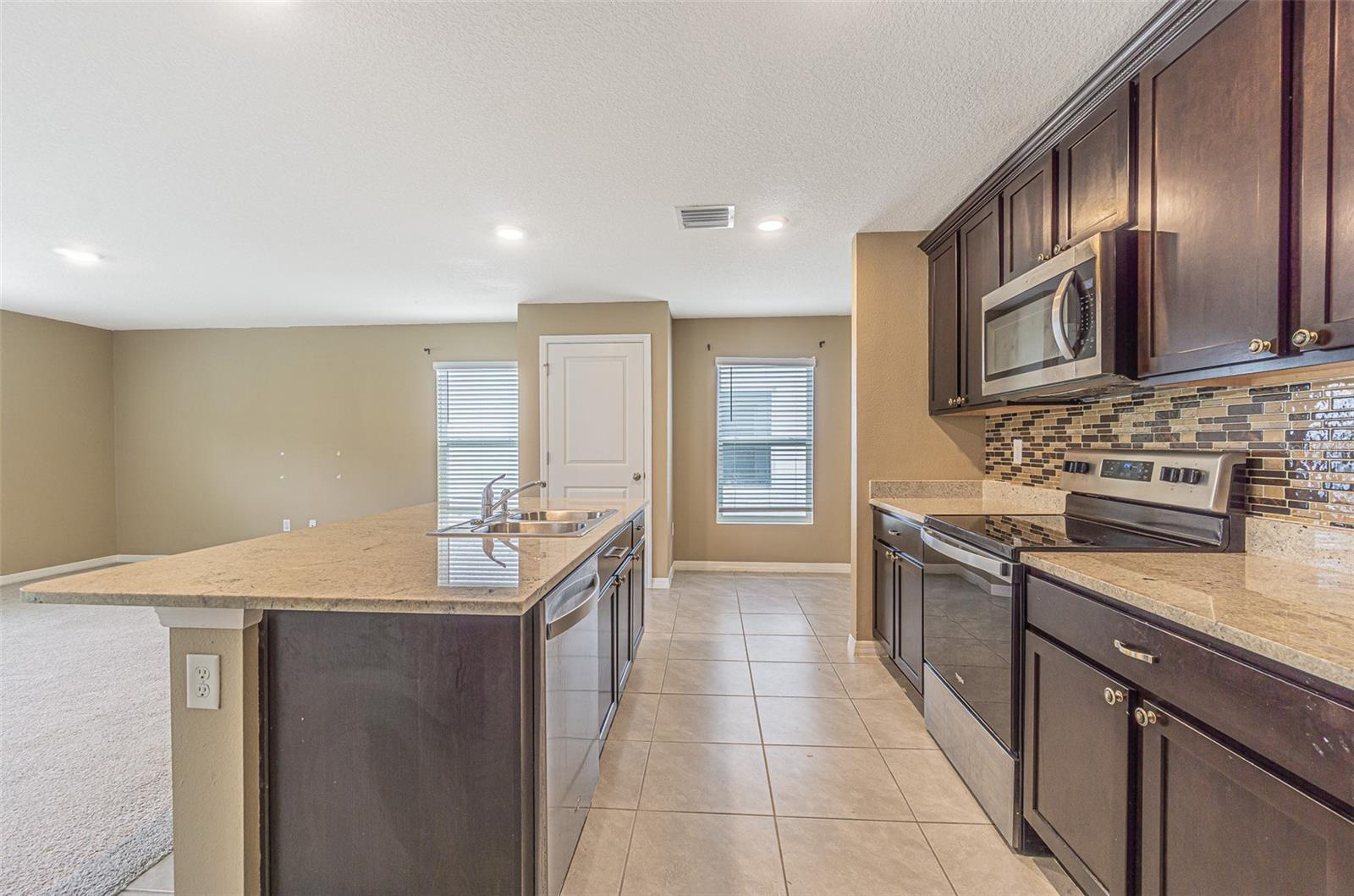 SUWANNEE LAKESIDE PH 2 & 3 - Residential Lease