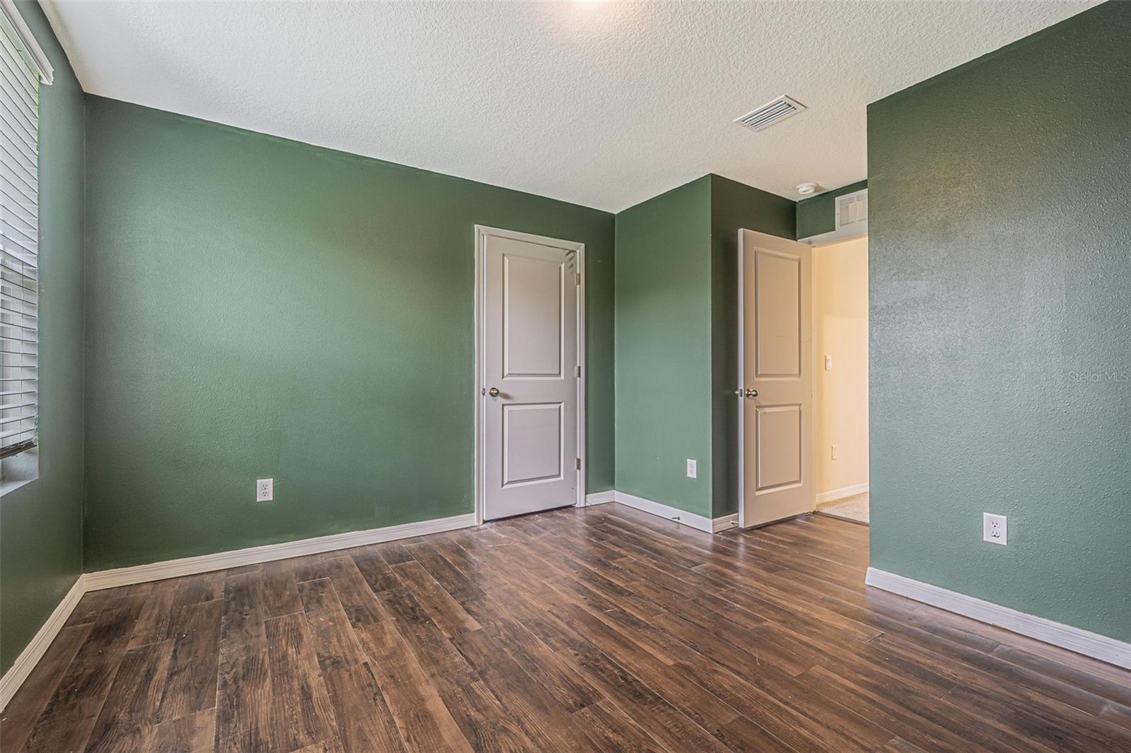 SUWANNEE LAKESIDE PH 2 & 3 - Residential Lease