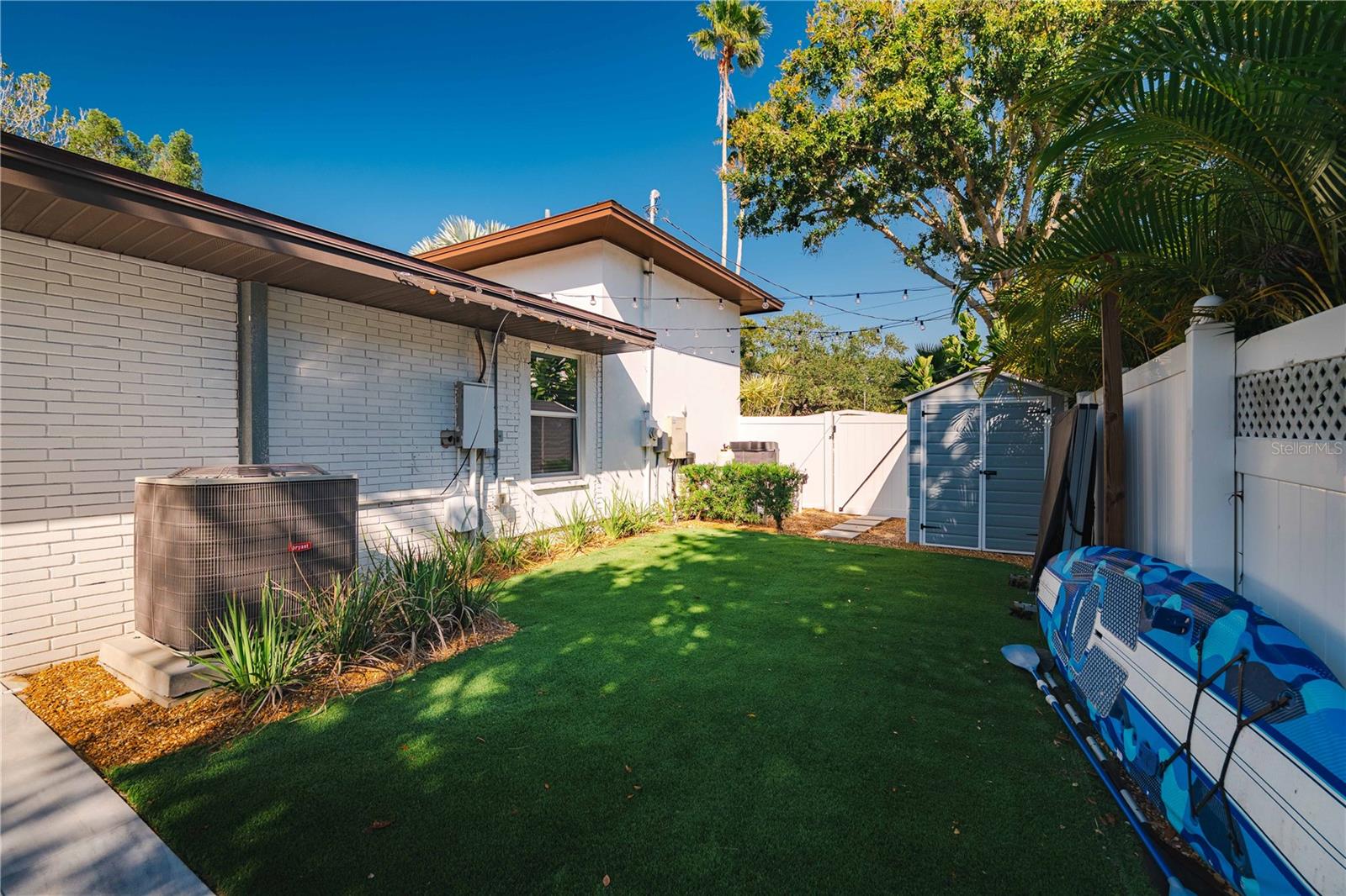 BEL MAR SHORES - Residential