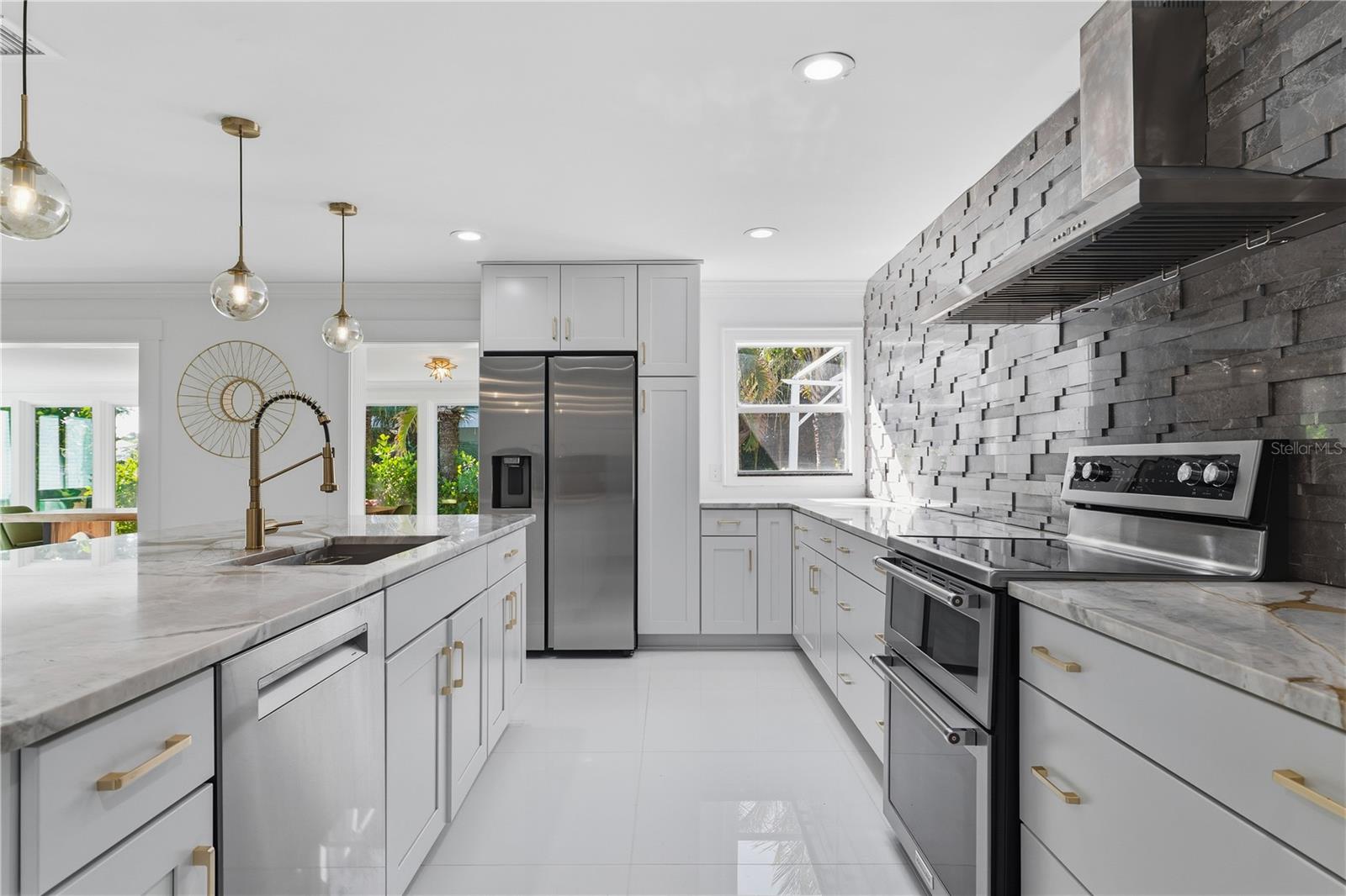 BEL MAR SHORES - Residential