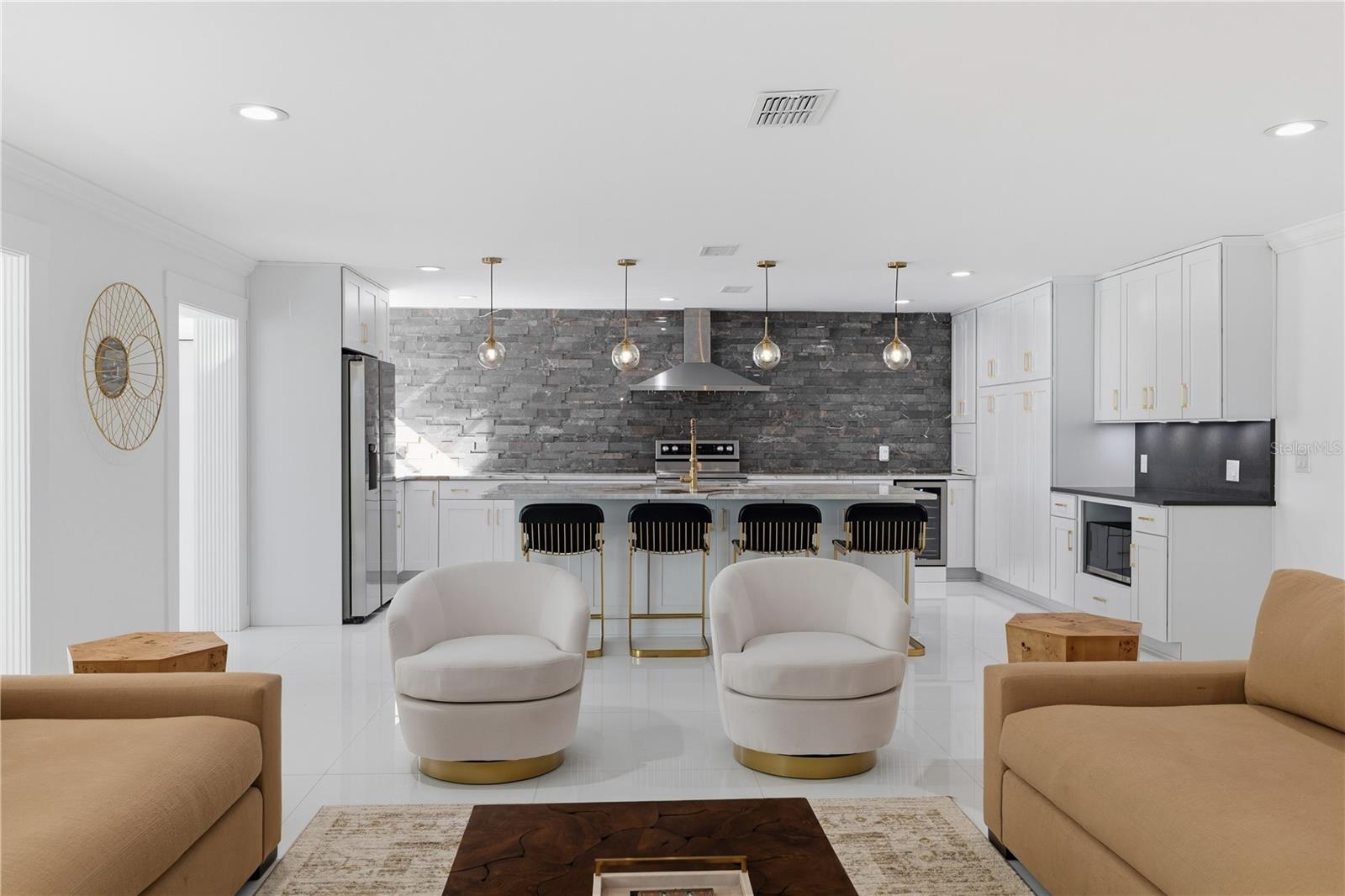 BEL MAR SHORES - Residential