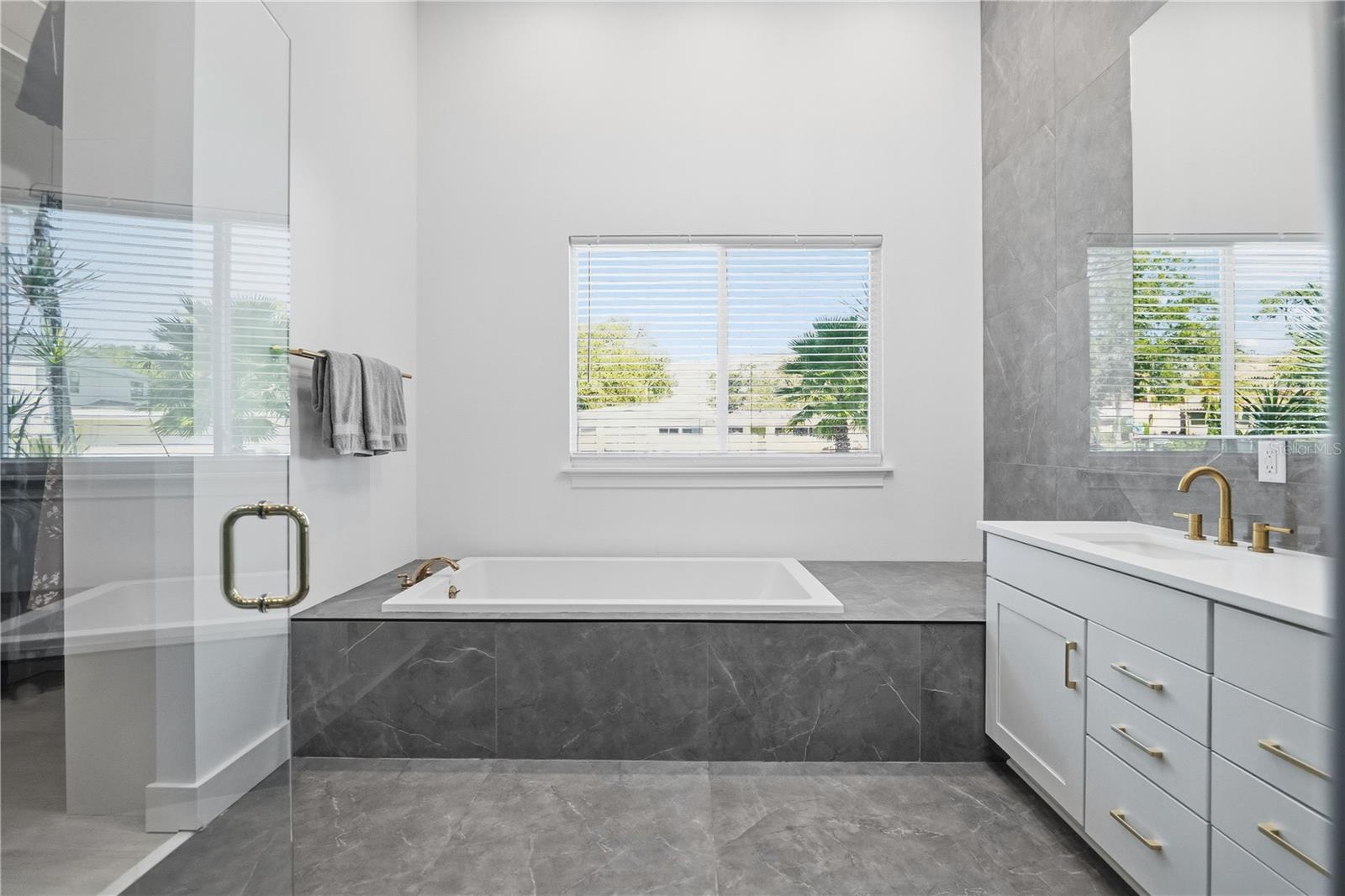 BEL MAR SHORES - Residential