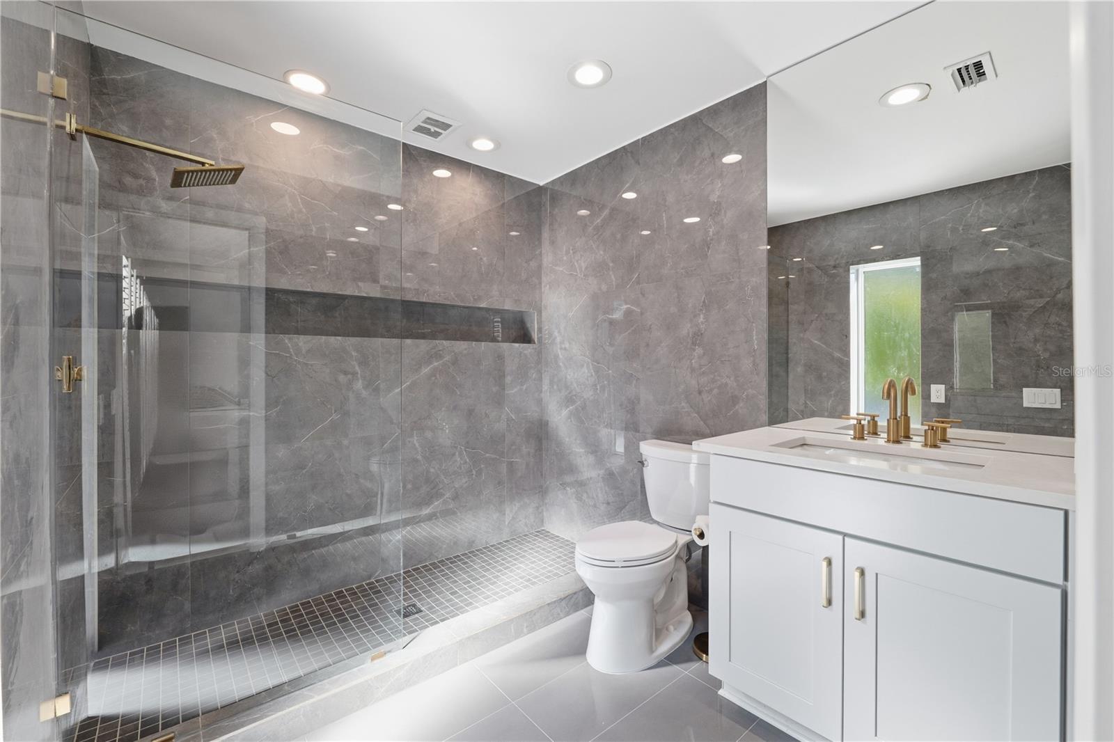 BEL MAR SHORES - Residential