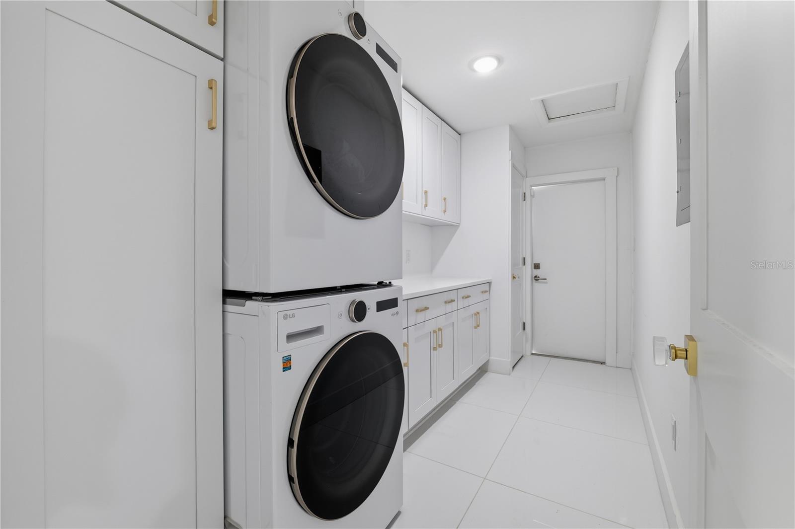 BEL MAR SHORES - Residential