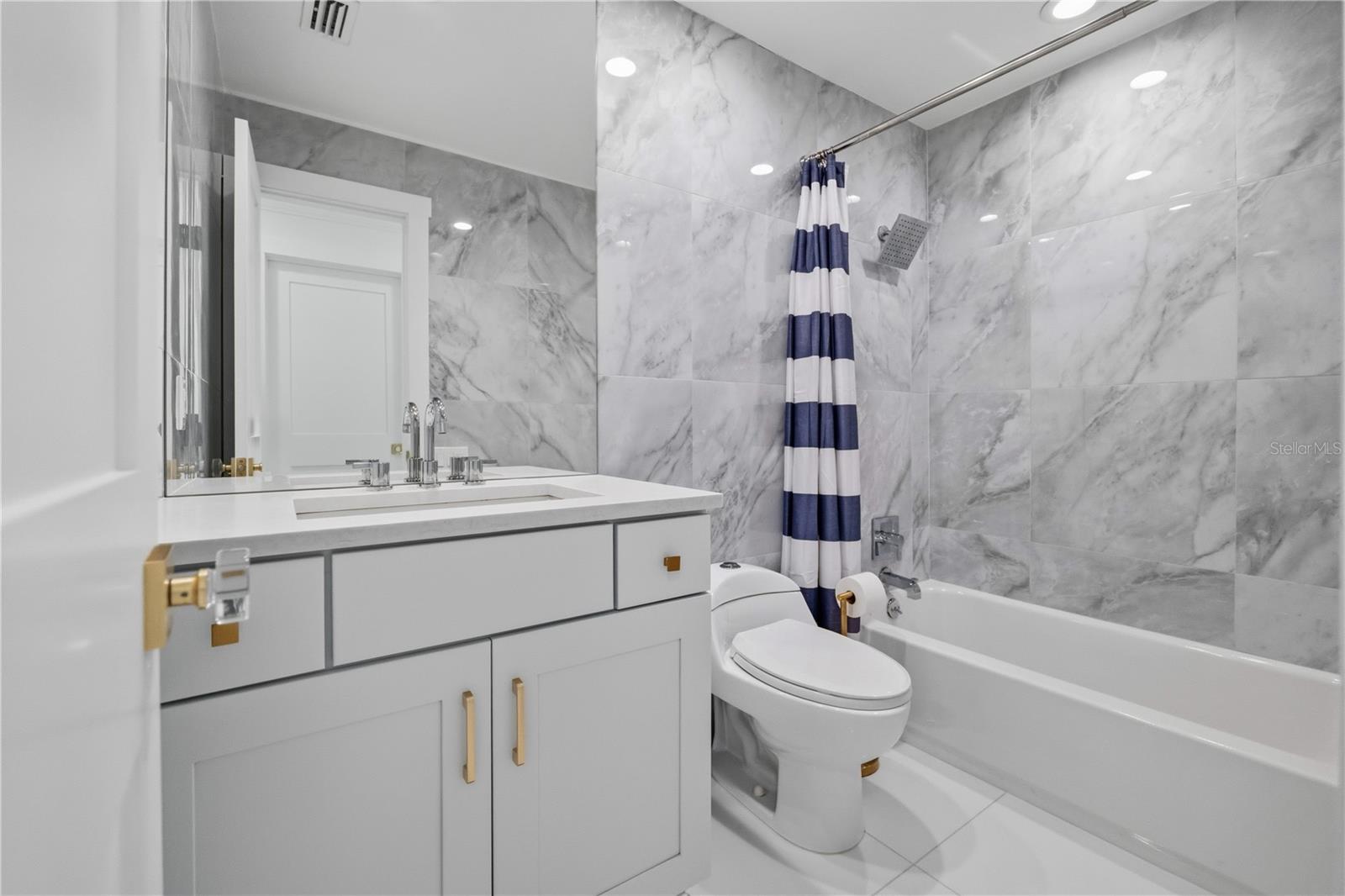 BEL MAR SHORES - Residential