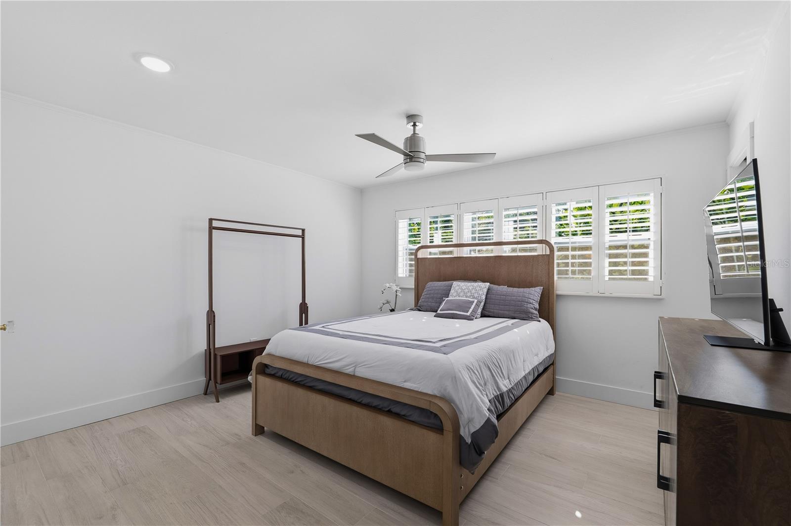 BEL MAR SHORES - Residential