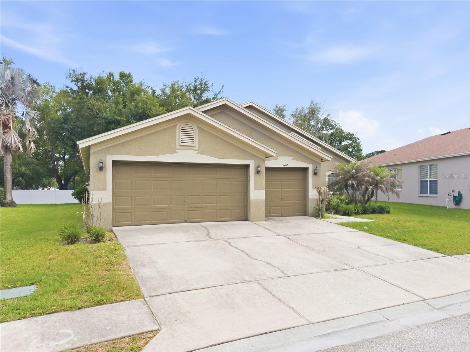 5912 BRAMBLE BUSH COURT