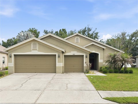 Photo of 5912 Bramble Bush Court, Zephyrhills, FL 33541 (MLS # TB8540045)