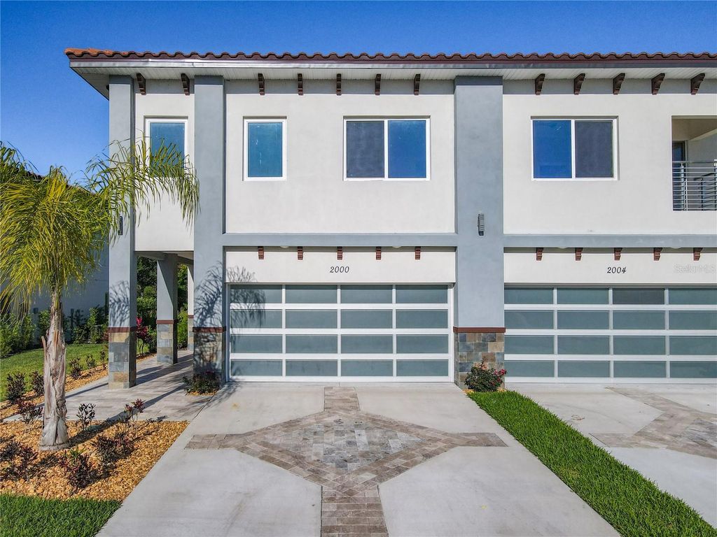 Photo of 2000 Greenbriar Terrace, Davenport, FL 33837 (MLS # S5138618)