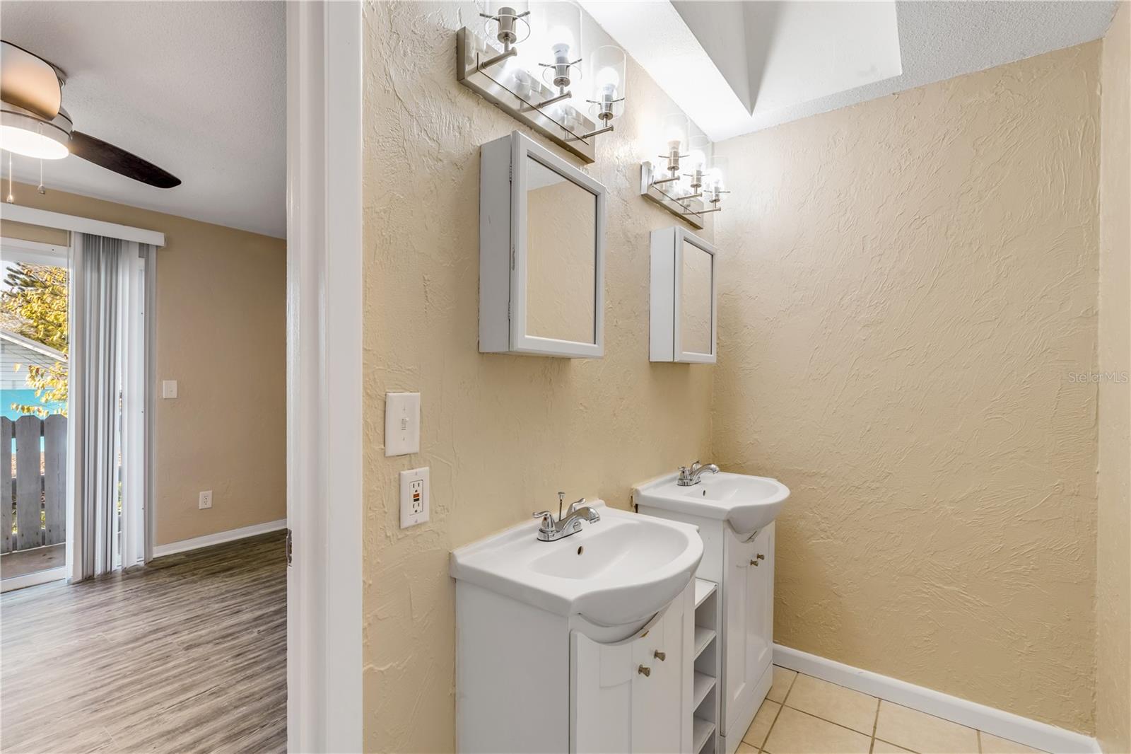 MEMENTO RESUB BLK 16 01/2 - Residential Income