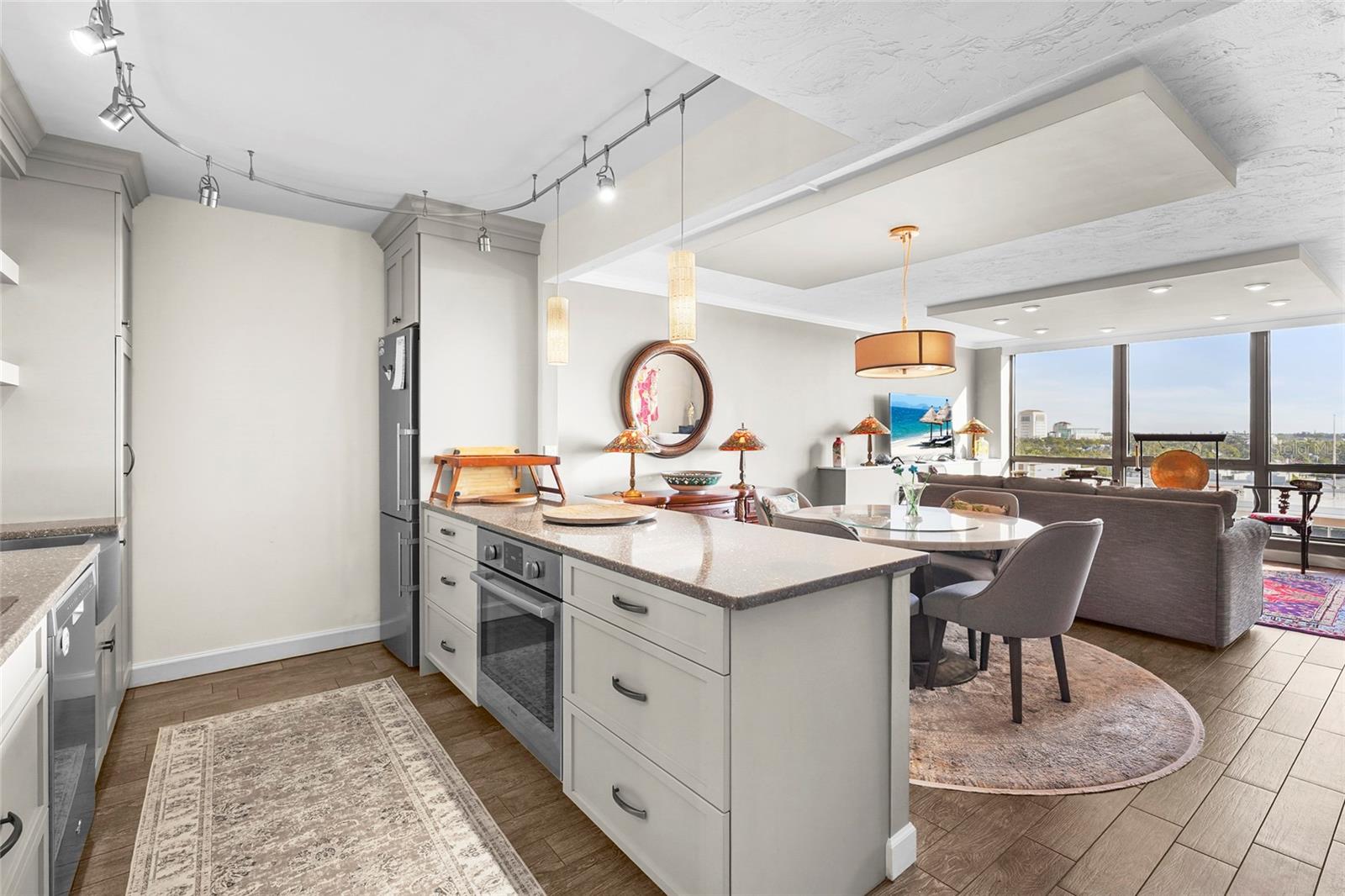 ESSEX HOUSE - Residential