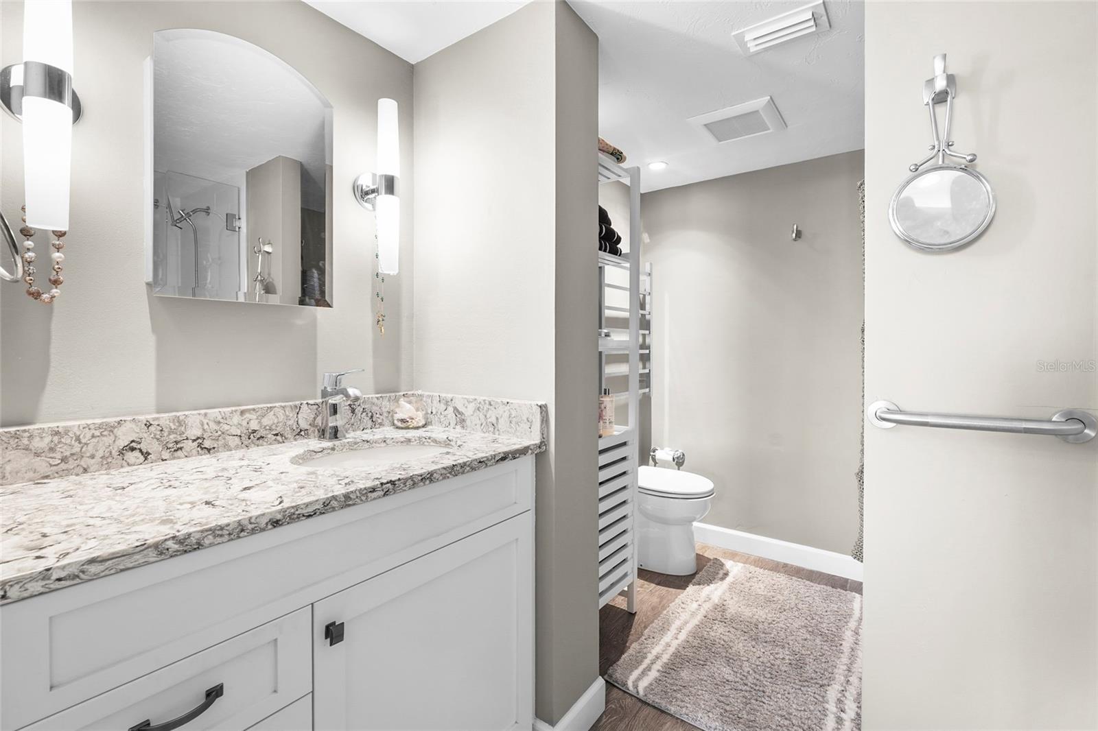 ESSEX HOUSE - Residential