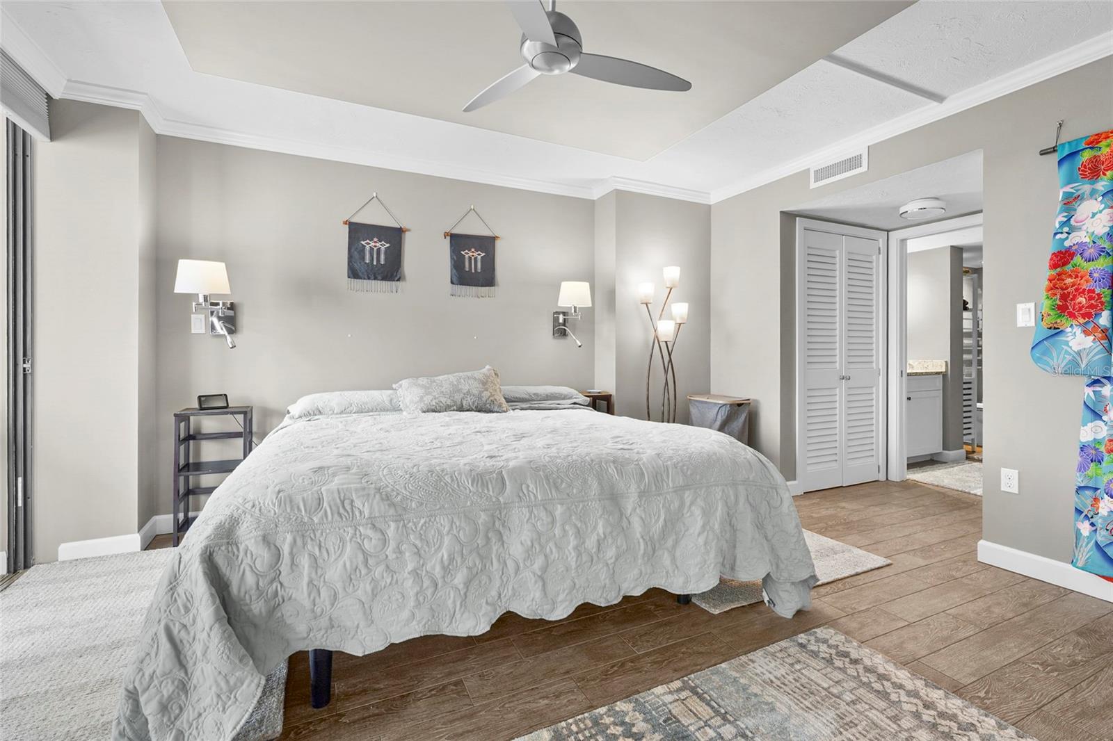 ESSEX HOUSE - Residential