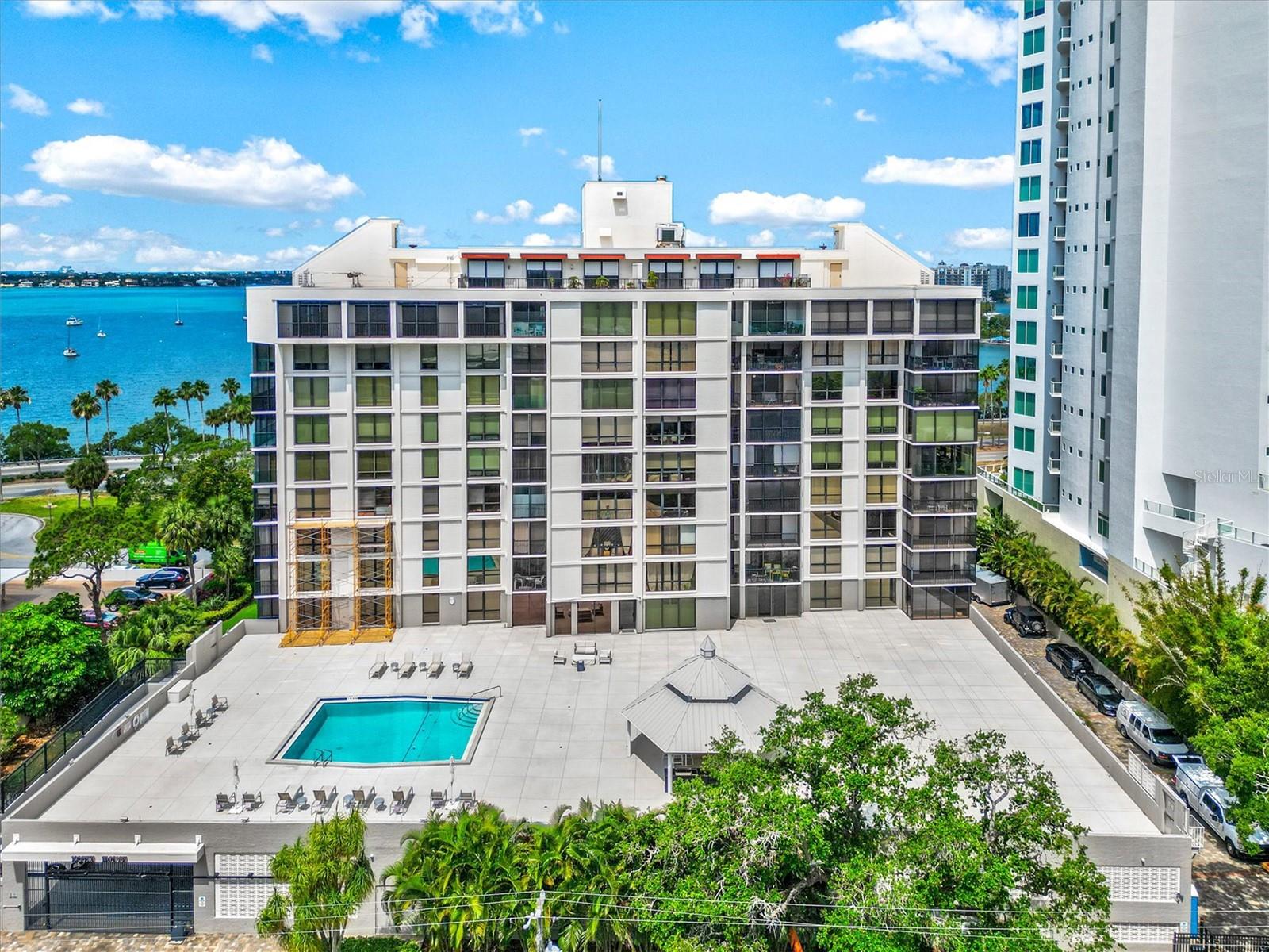 ESSEX HOUSE - Residential