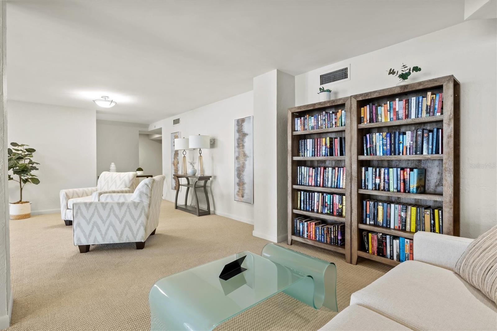 ESSEX HOUSE - Residential