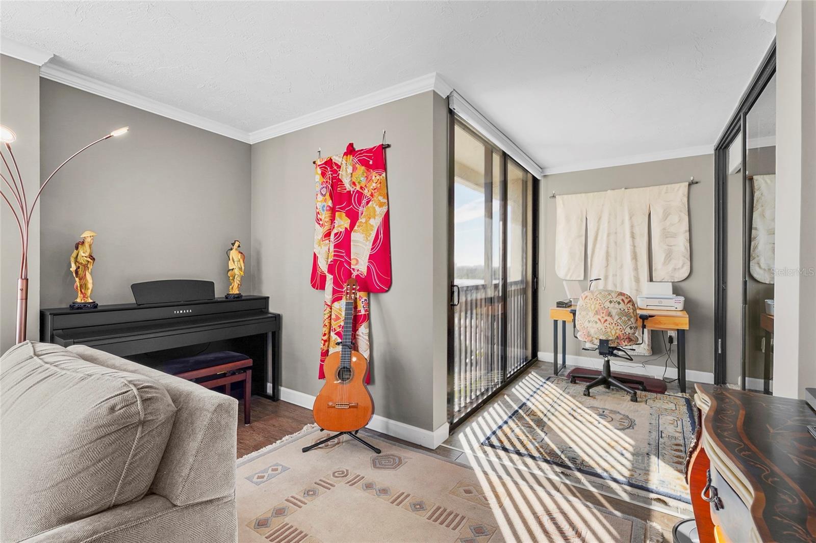 ESSEX HOUSE - Residential