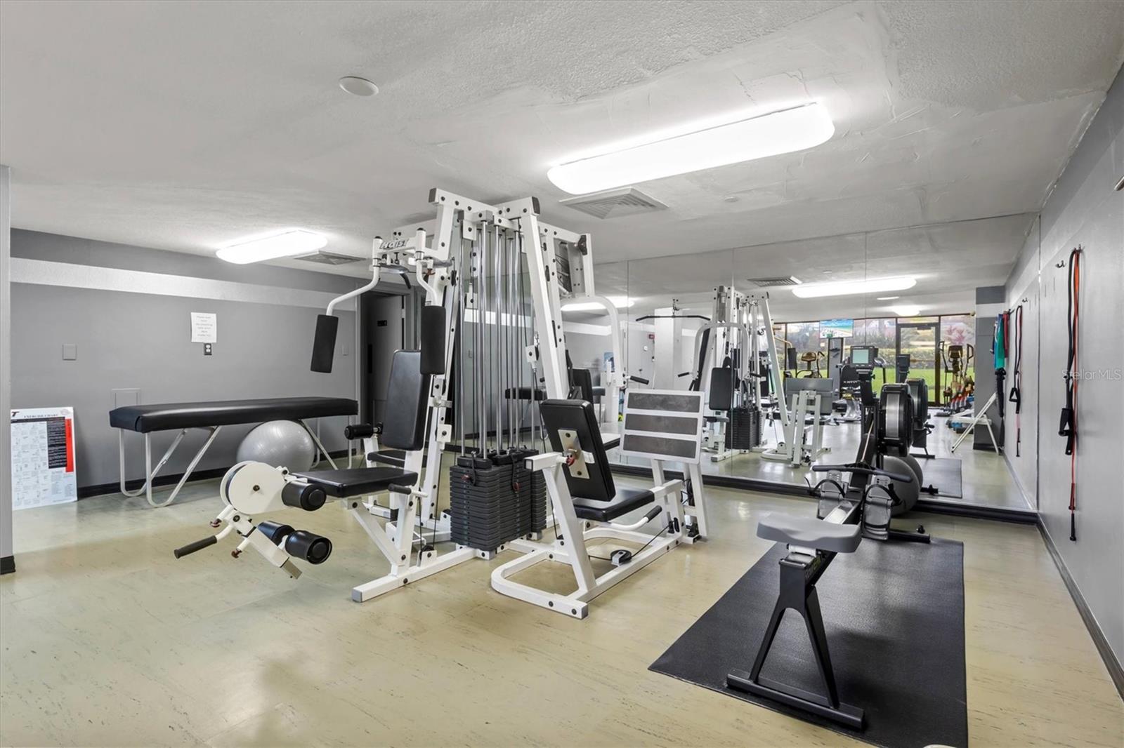 ESSEX HOUSE - Residential