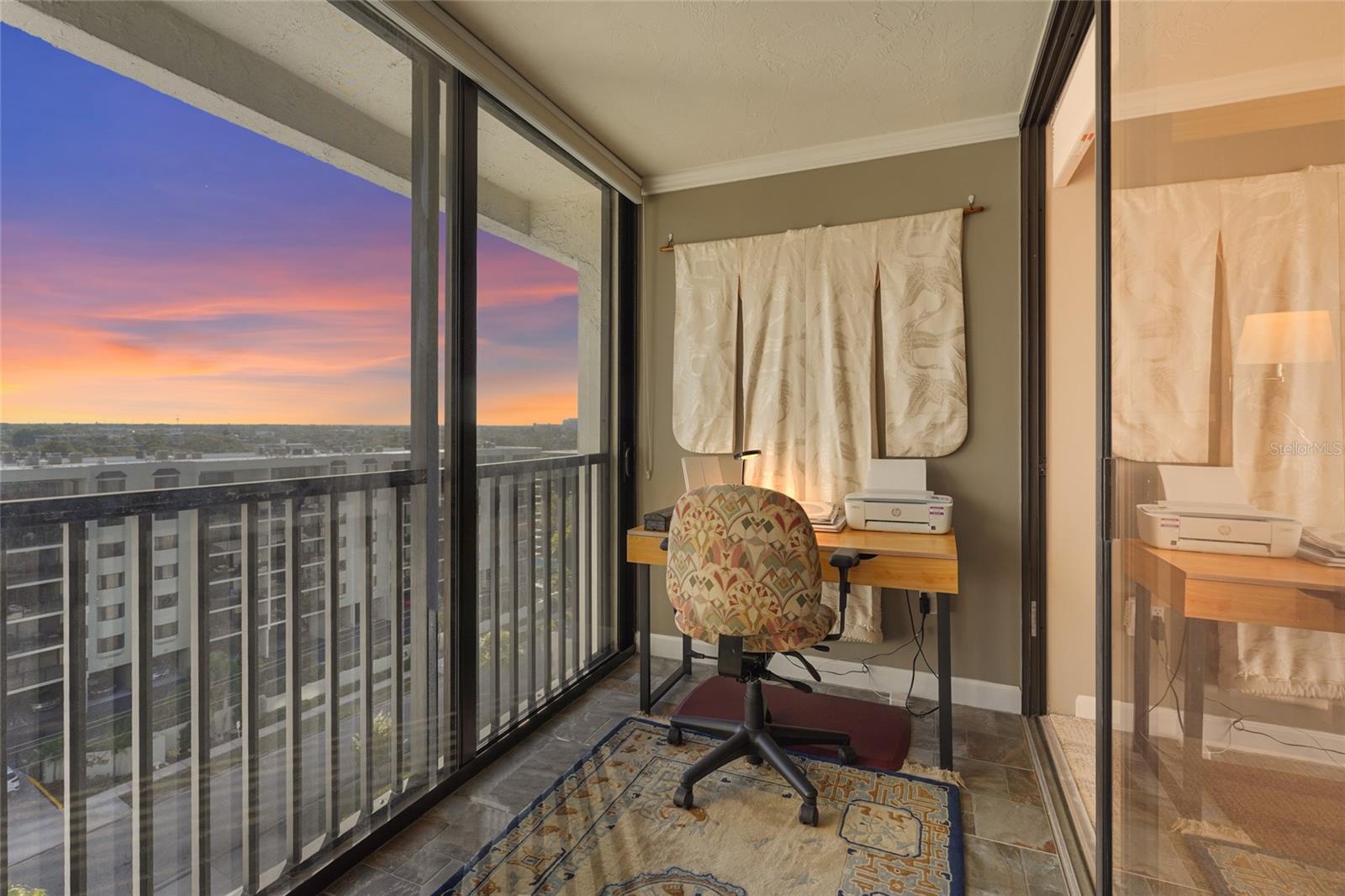 ESSEX HOUSE - Residential