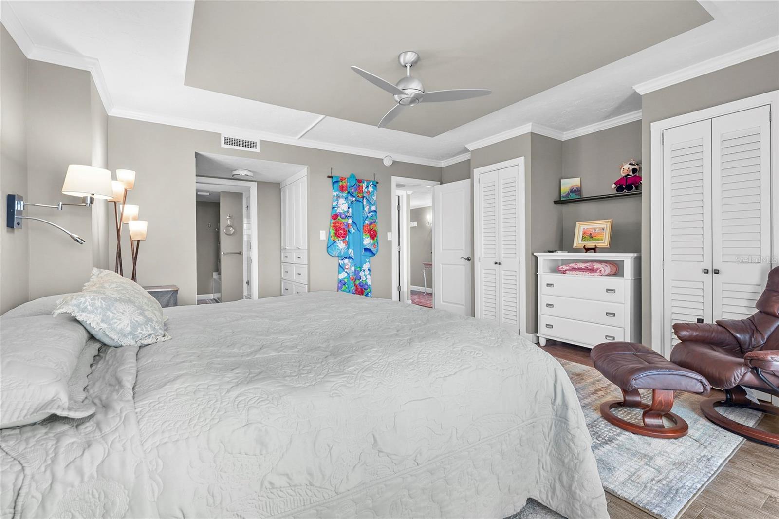 ESSEX HOUSE - Residential