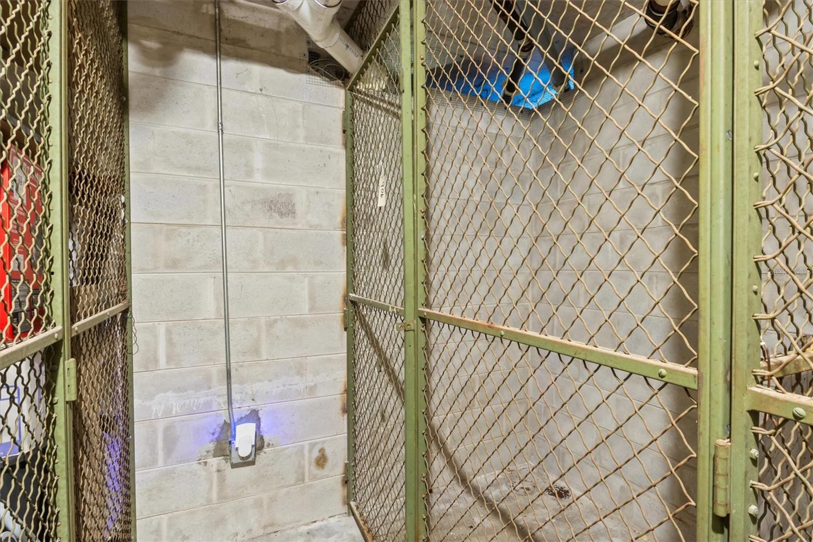 ESSEX HOUSE - Residential