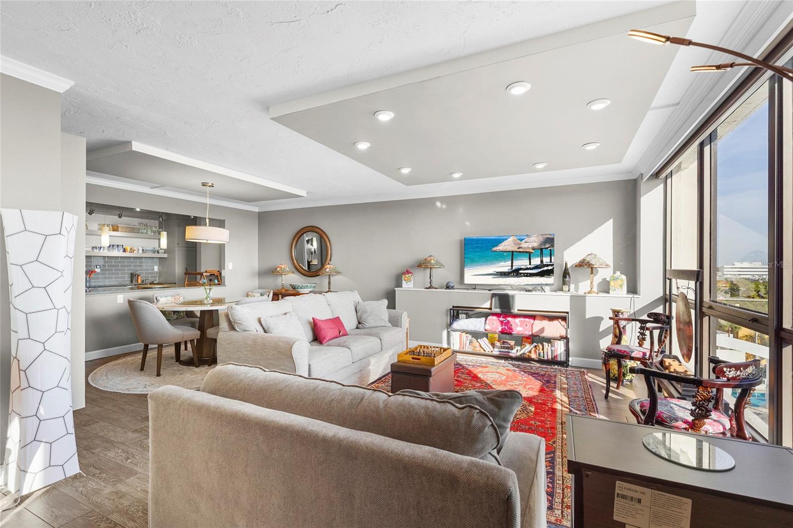 ESSEX HOUSE - Residential