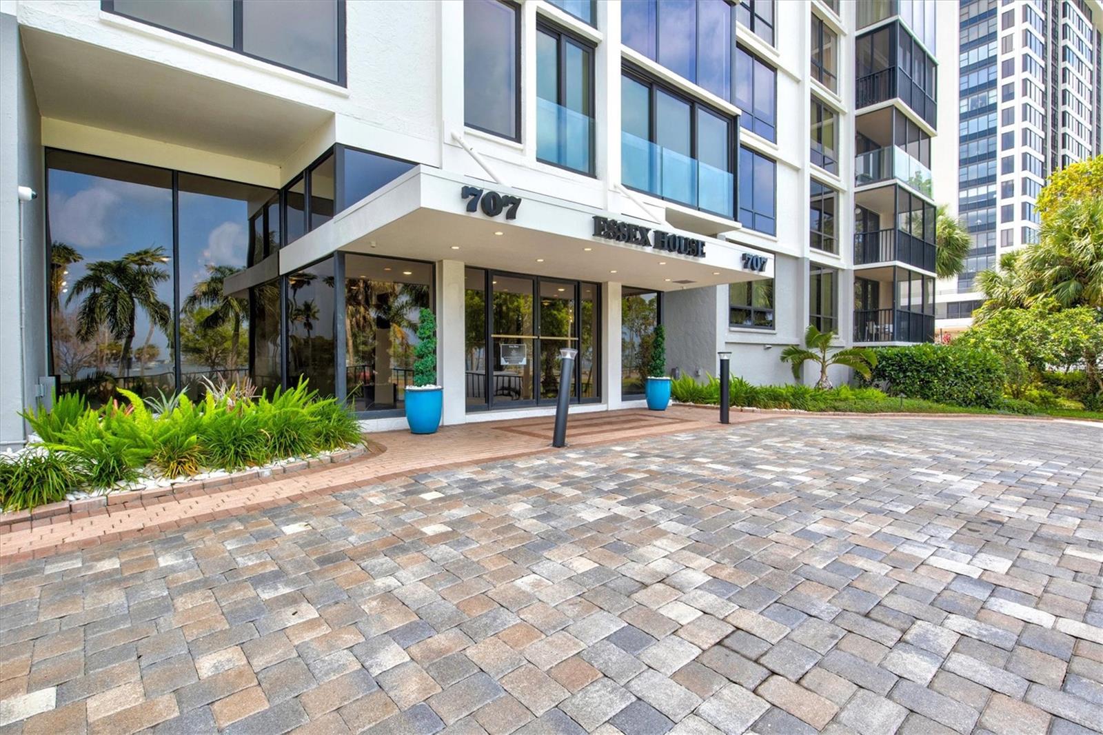 ESSEX HOUSE - Residential