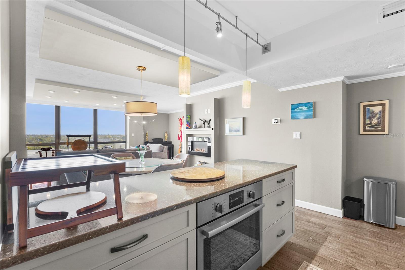 ESSEX HOUSE - Residential