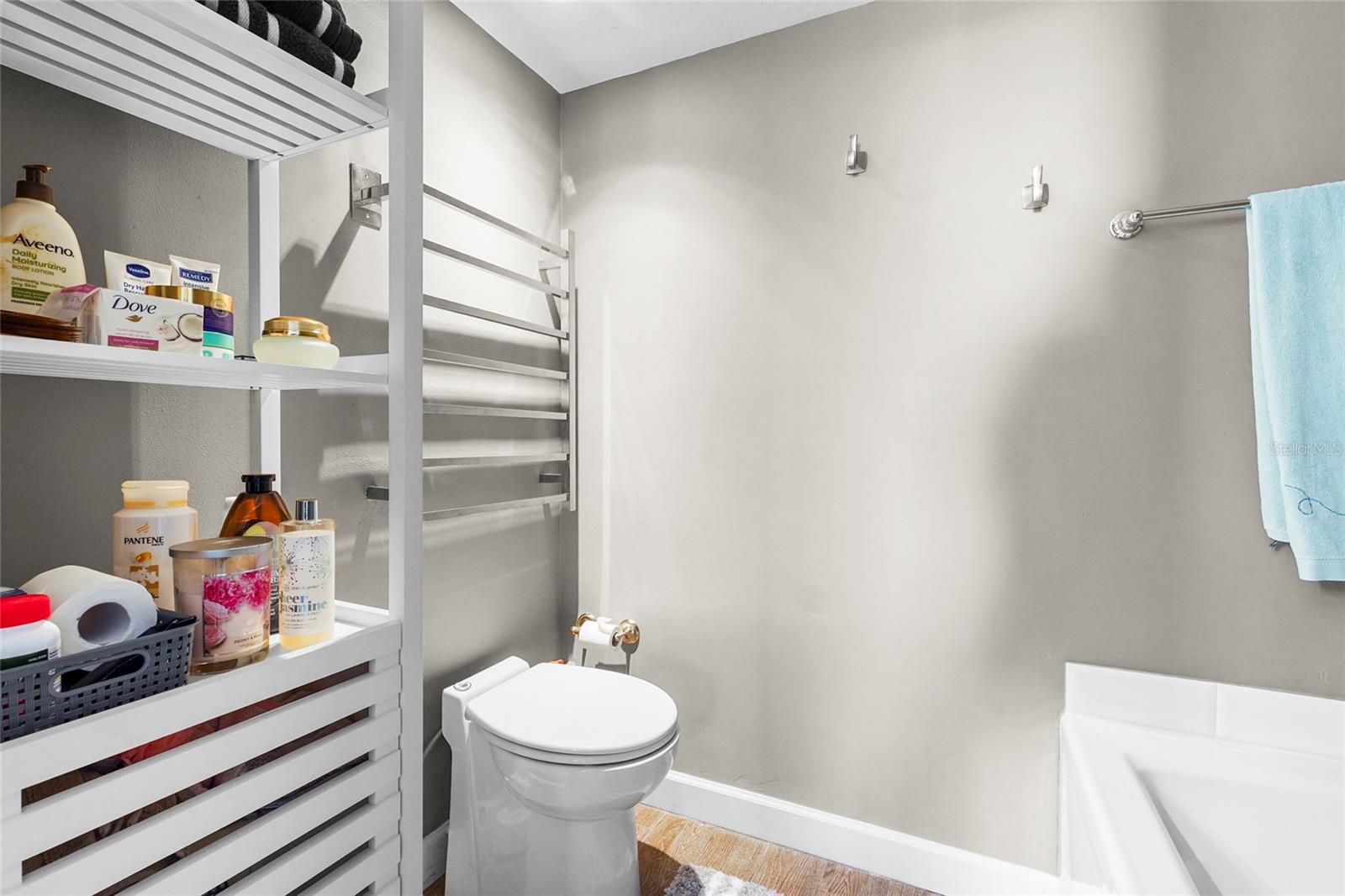 ESSEX HOUSE - Residential