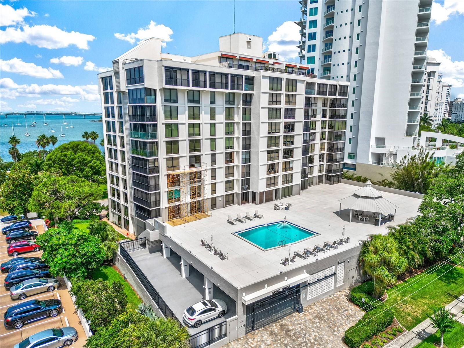 ESSEX HOUSE - Residential