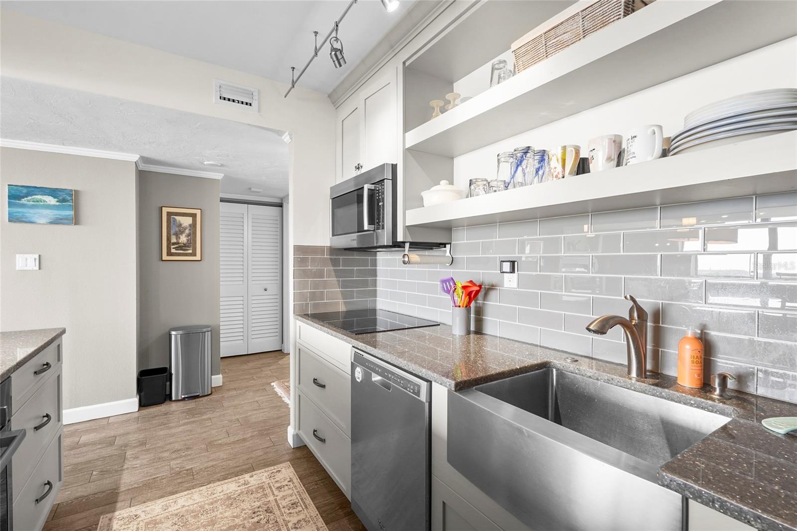 ESSEX HOUSE - Residential