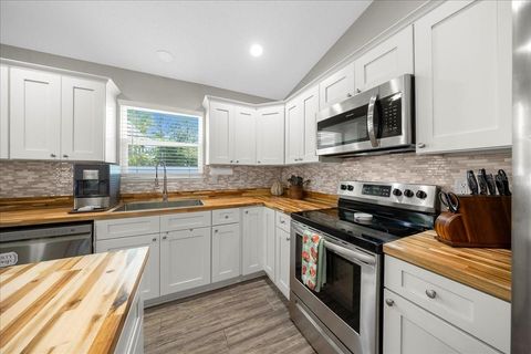 Tiny photo for 13 Teak Loop Place, Ocala, FL 34472 (MLS # OM724395)
